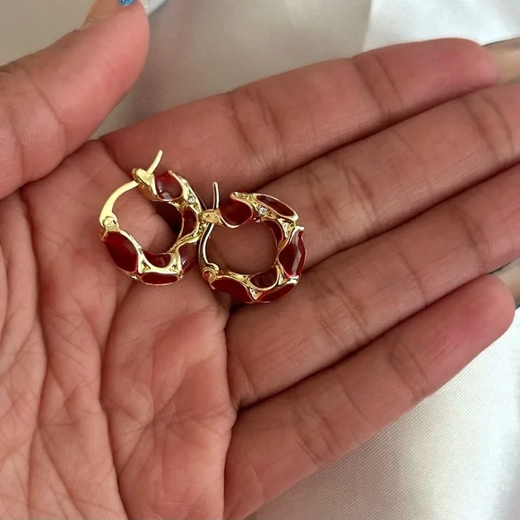 Red and gold mini hoops - Picture 3 of 3